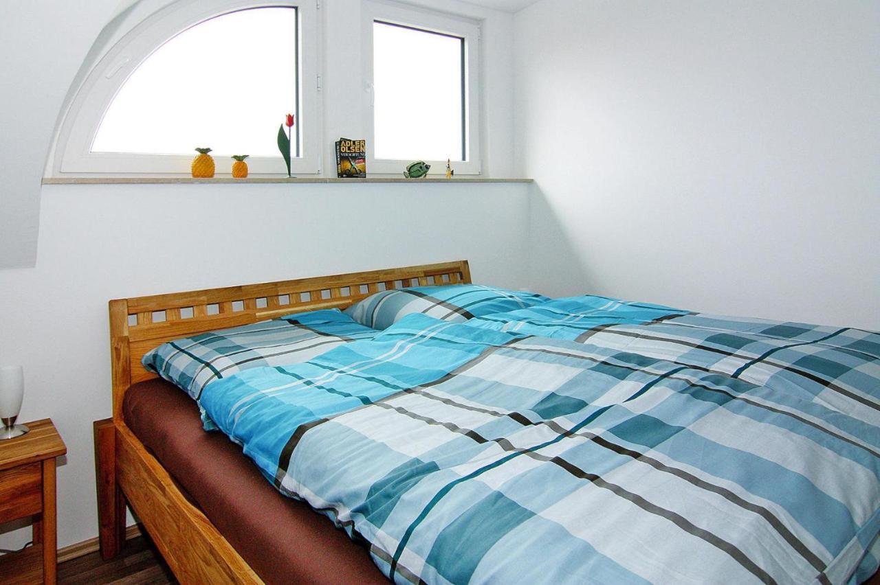Reetdachhaus Lotte Mit Sauna Und Kaminofen Am Yachthafen In Vieregge מראה חיצוני תמונה