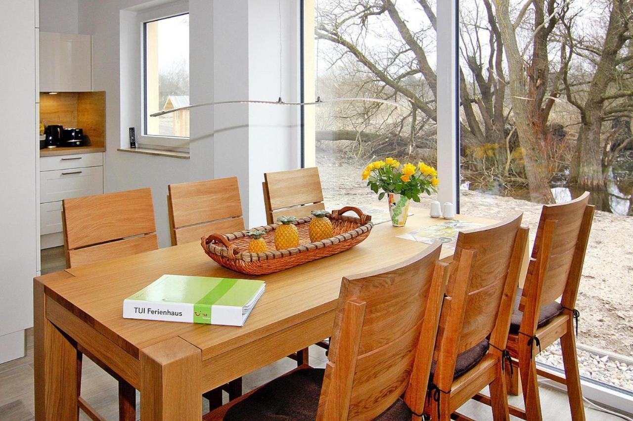 Reetdachhaus Lotte Mit Sauna Und Kaminofen Am Yachthafen In Vieregge מראה חיצוני תמונה