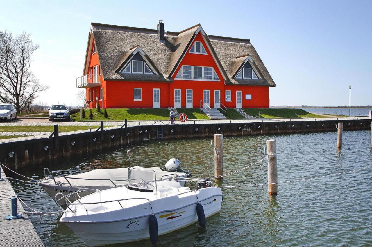 Reetdachhaus Lotte Mit Sauna Und Kaminofen Am Yachthafen In Vieregge מראה חיצוני תמונה
